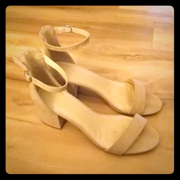 Zulily Shoes - Tan strappy heels